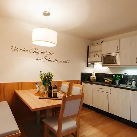 Burgls Apartmenthaus Appartamento