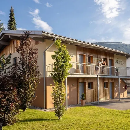 Burgls Apartmenthaus Lägenhet *