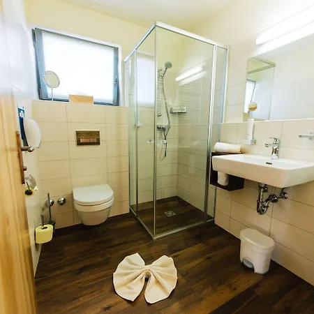 Burgls Apartmenthaus Apartmán Tröpolach