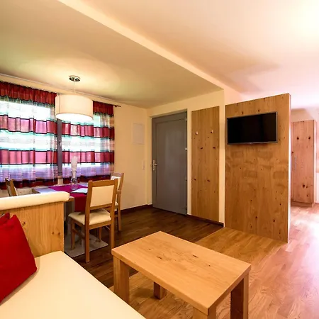 Burgls Apartmenthaus Tröpolach