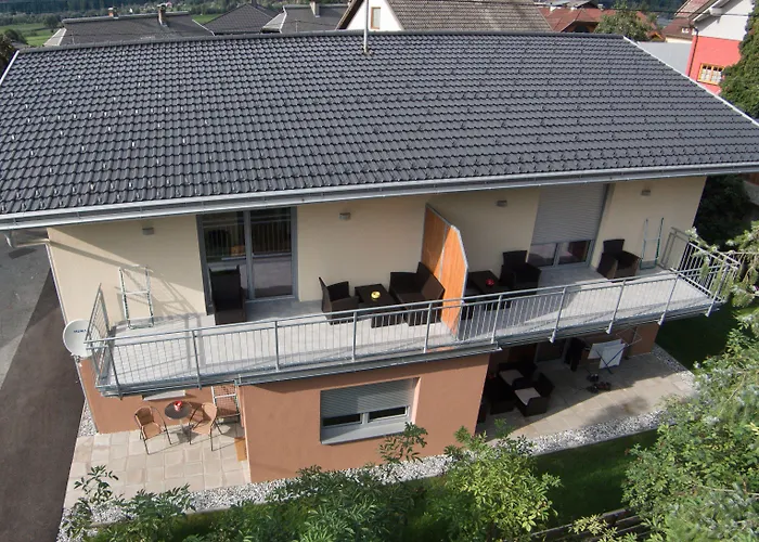 Burgls Apartmenthaus * Tropolach